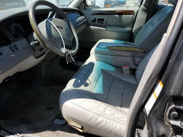 2001 Lincoln Town Car Executive