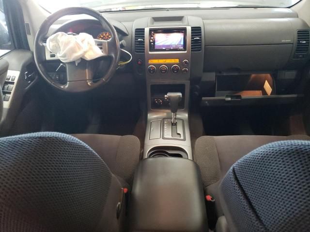 2006 Nissan Pathfinder LE