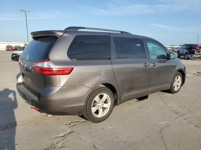 2017 Toyota Sienna LE