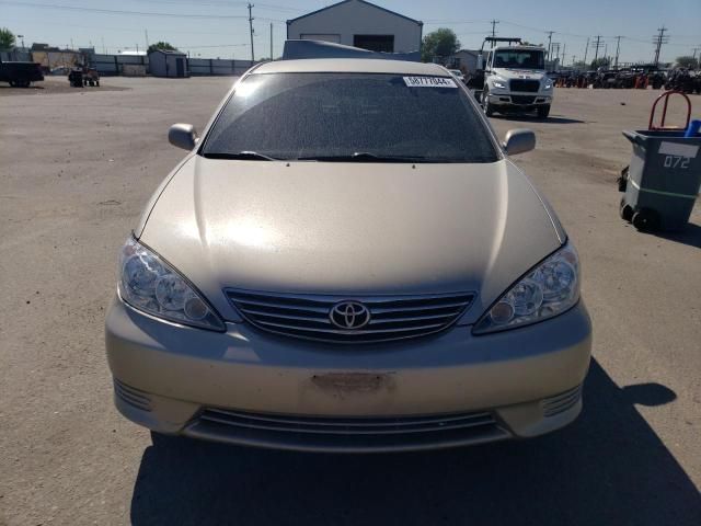 2005 Toyota Camry LE