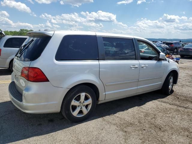 2010 Volkswagen Routan SE