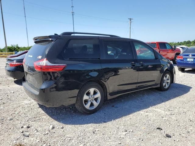 2020 Toyota Sienna LE