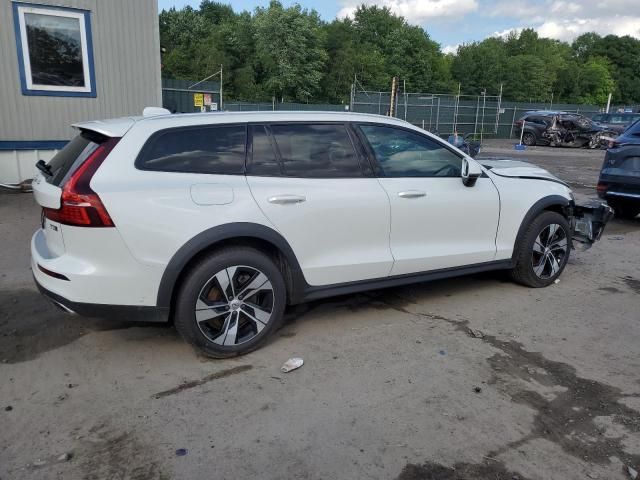 2020 Volvo V60 Cross Country T5 Momentum