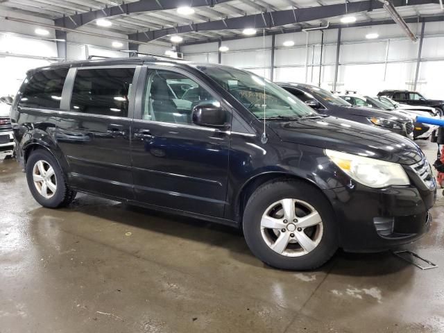 2011 Volkswagen Routan SE