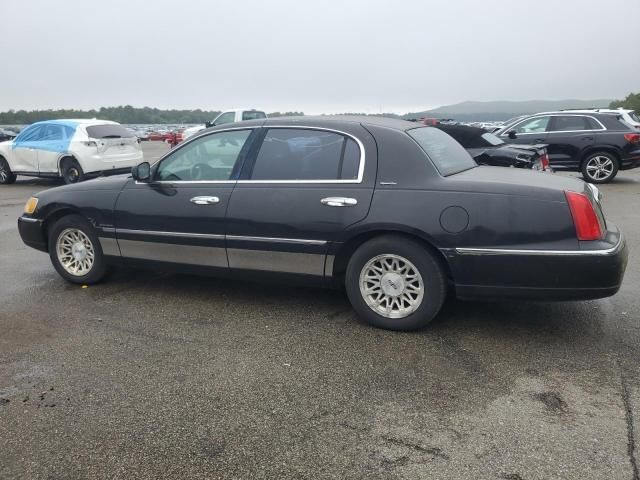 1999 Lincoln Town Car Signature