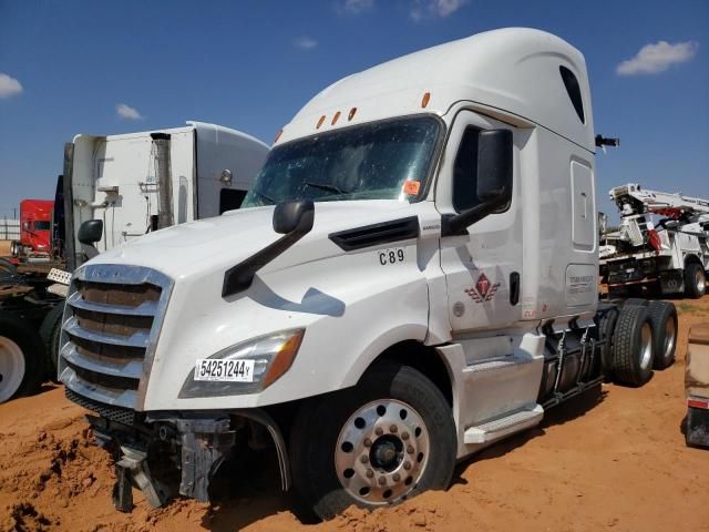 2018 Freightliner Cascadia 126