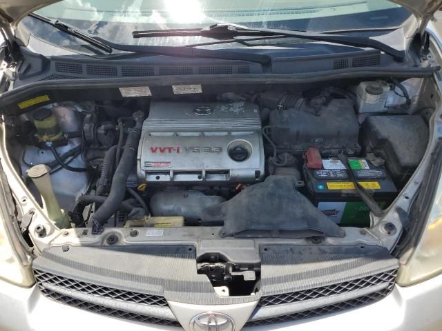 2005 Toyota Sienna XLE