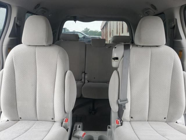 2014 Toyota Sienna LE