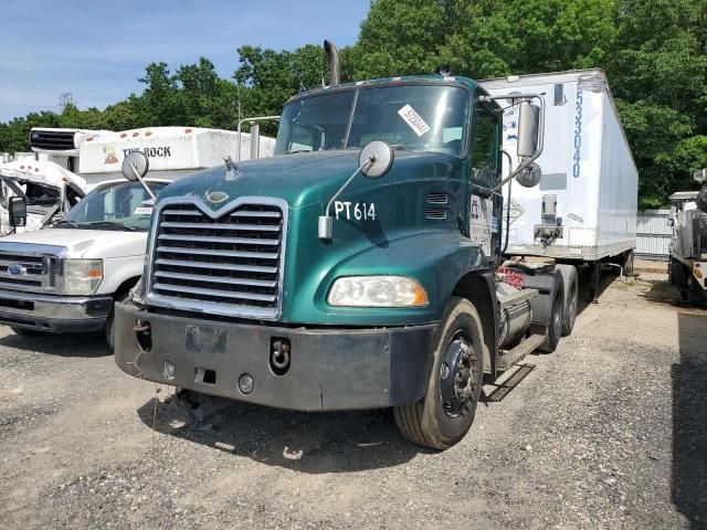 2007 Mack 600 CXN600