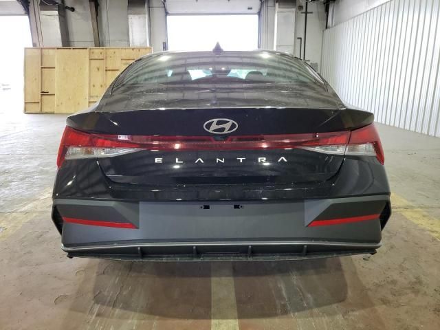 2024 Hyundai Elantra SE