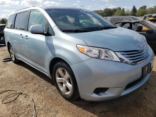 2015 Toyota Sienna LE