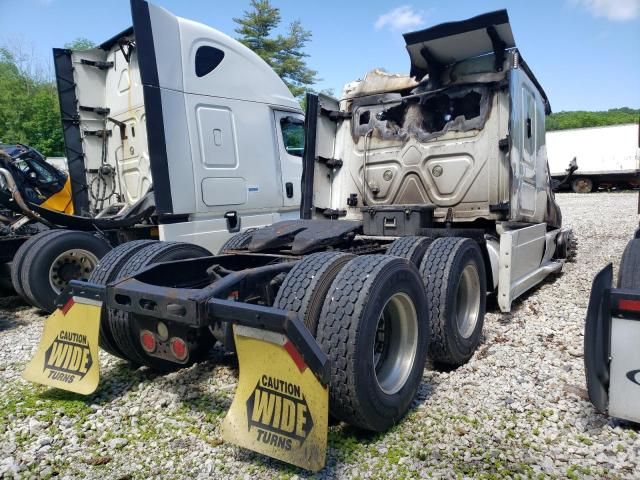 2012 Freightliner Cascadia 125