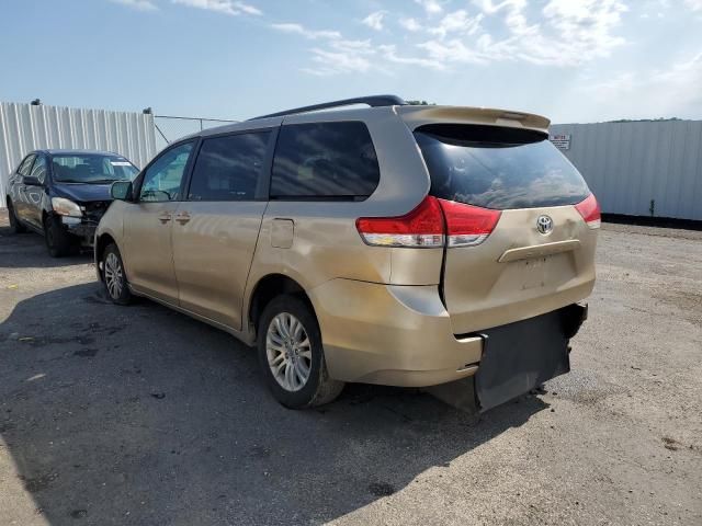 2013 Toyota Sienna XLE