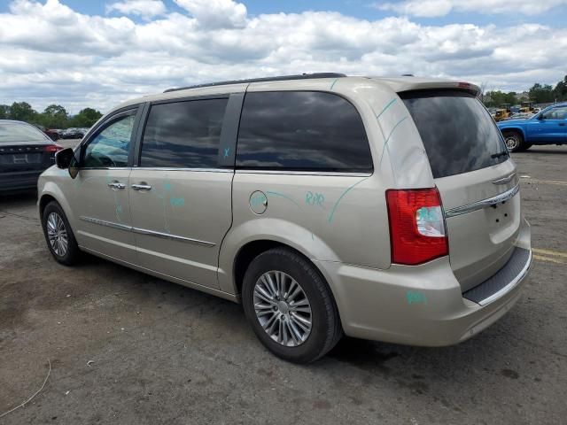 2013 Chrysler Town & Country Touring L