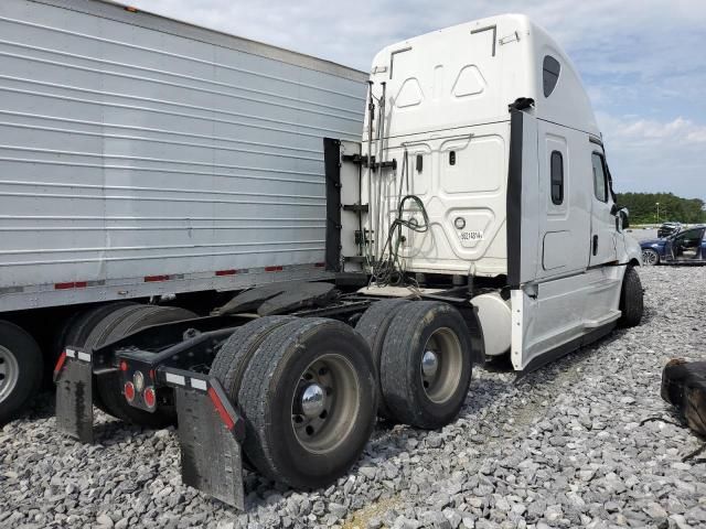 2020 Freightliner Cascadia 126