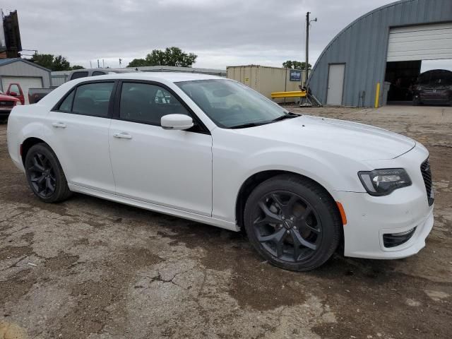 2023 Chrysler 300 Touring L