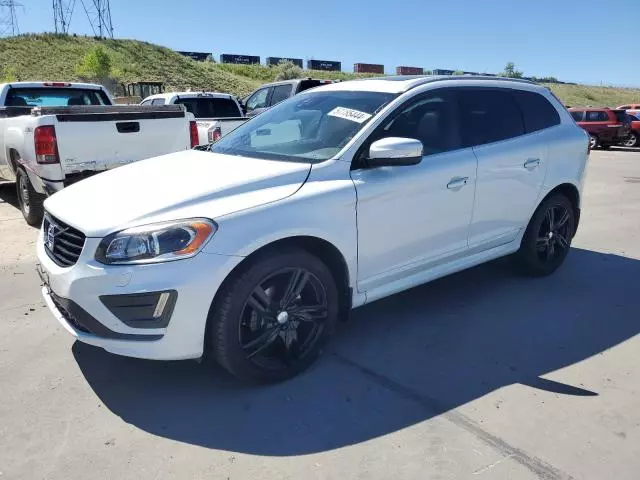 2017 Volvo XC60 T6 R-DESIGN Platinum