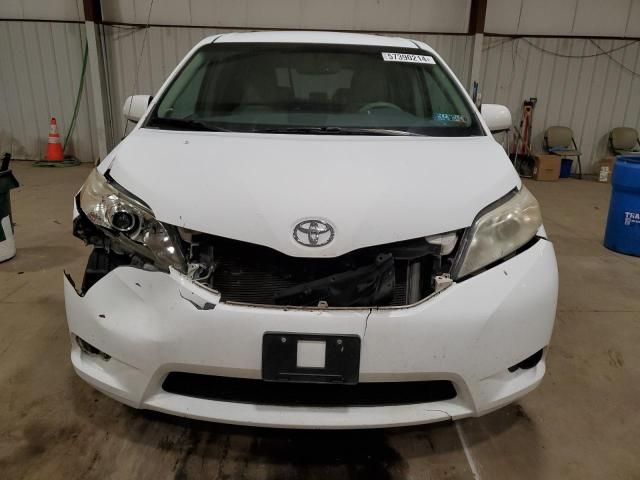 2011 Toyota Sienna LE