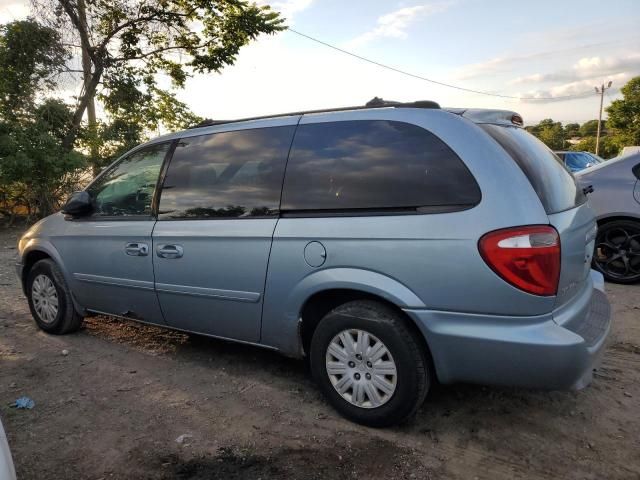 2005 Chrysler Town & Country LX