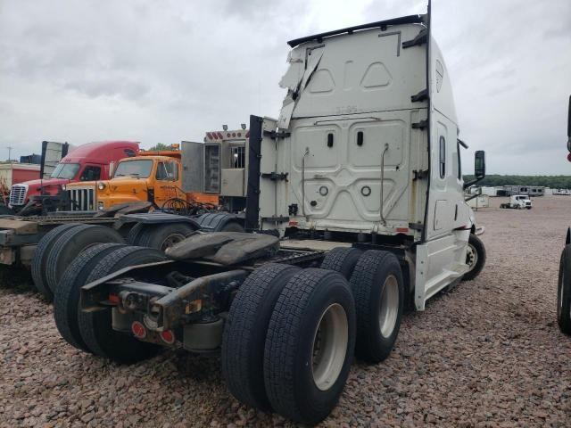 2018 Freightliner Cascadia 126