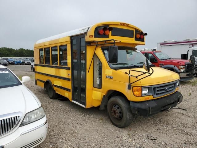 2006 Ford Econoline E350 Super Duty Cutaway Van