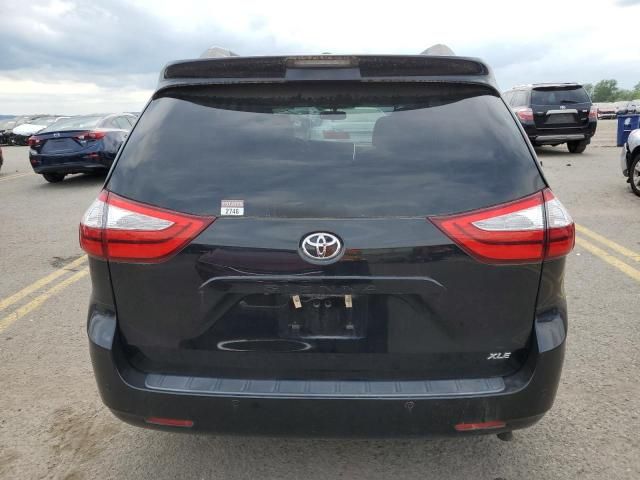 2016 Toyota Sienna XLE