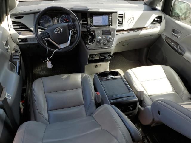 2018 Toyota Sienna XLE