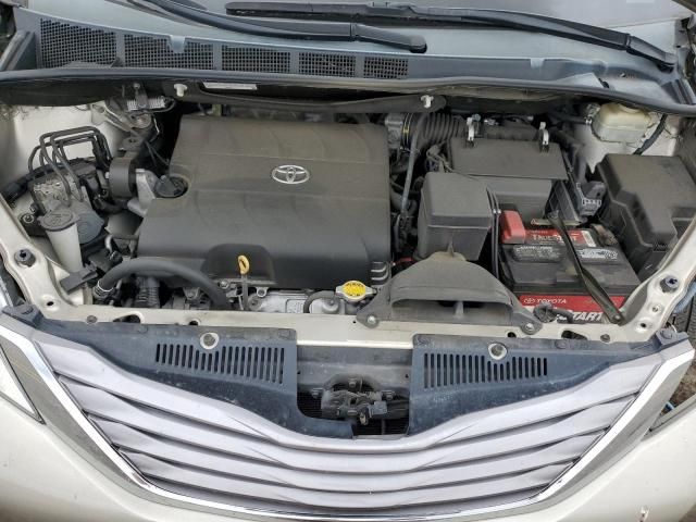 2016 Toyota Sienna XLE