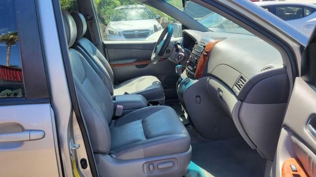 2009 Toyota Sienna XLE