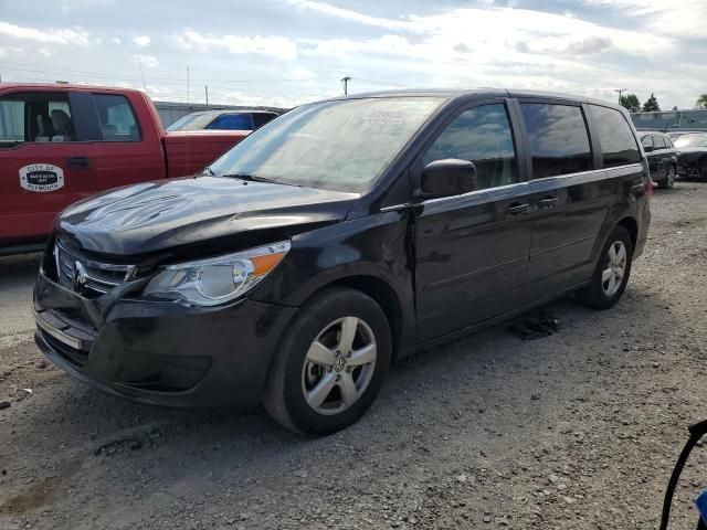 2010 Volkswagen Routan SE