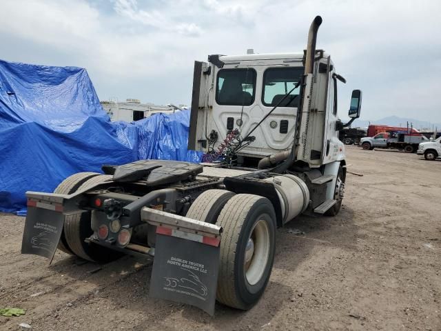 2015 Freightliner Cascadia 113