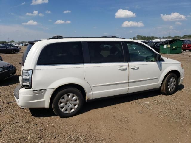 2010 Chrysler Town & Country LX