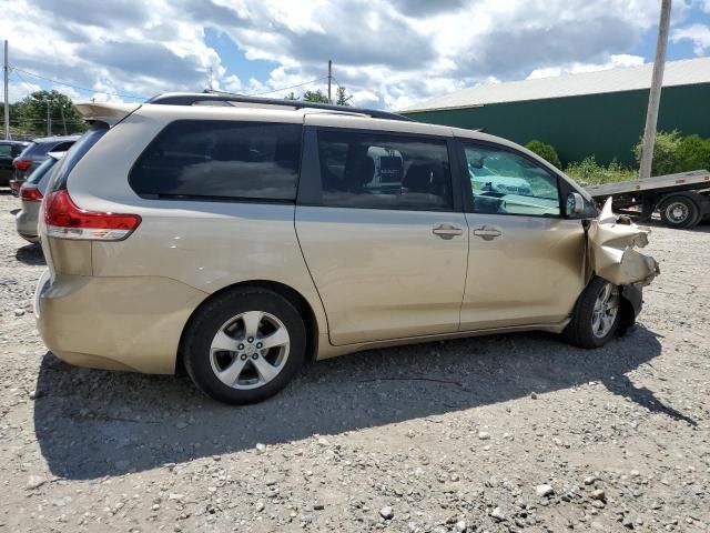 2013 Toyota Sienna LE