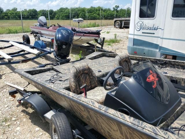 2017 Crestliner Boat TRL