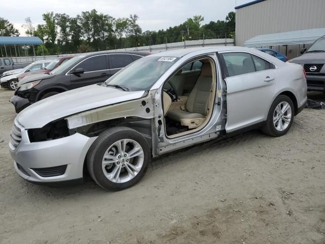 2018 Ford Taurus SE