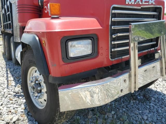 2000 Mack 600 RD600