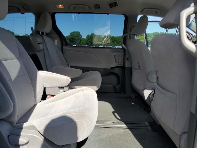 2017 Toyota Sienna LE