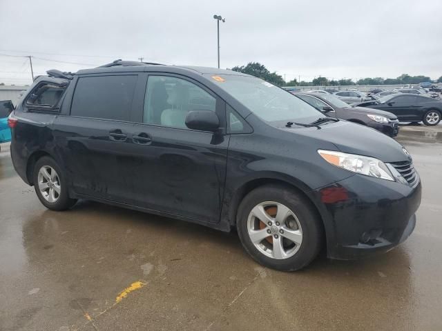 2017 Toyota Sienna LE