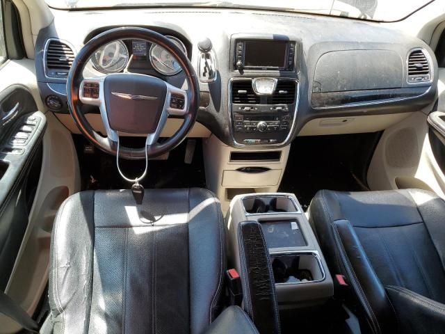 2013 Chrysler Town & Country Touring L