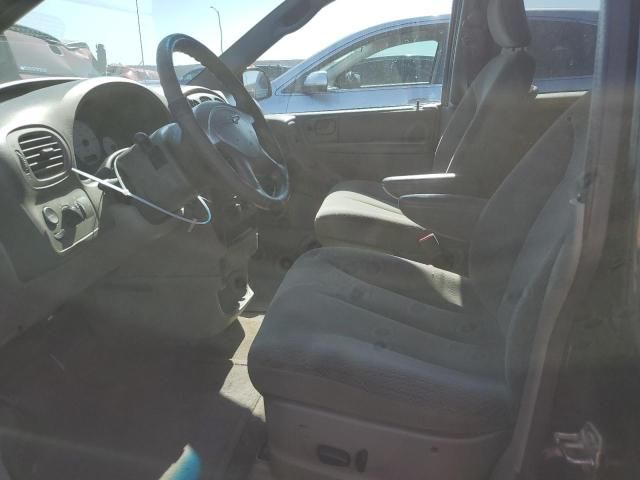 2004 Chrysler Town & Country LX