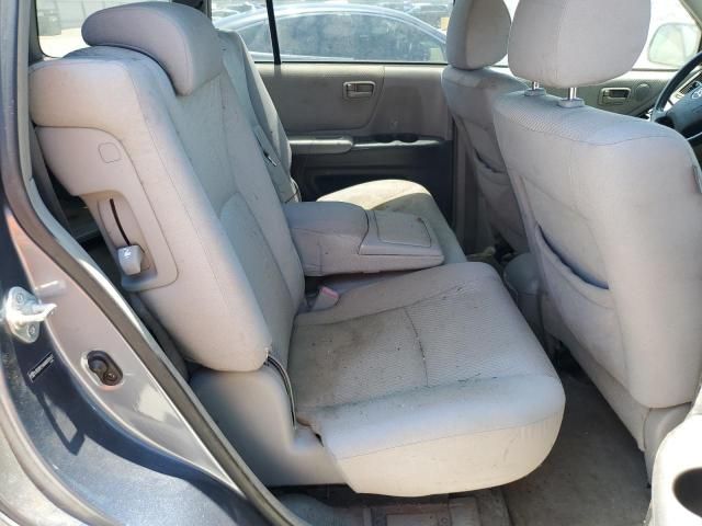 2004 Toyota Highlander Base