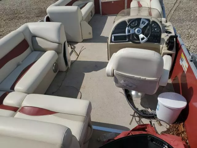 2015 Suncruiser Boat