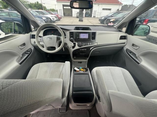 2013 Toyota Sienna LE