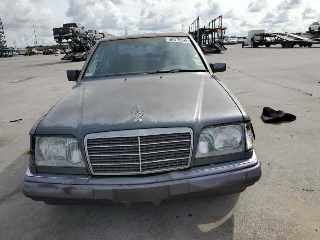 1995 Mercedes-Benz E 320 Base