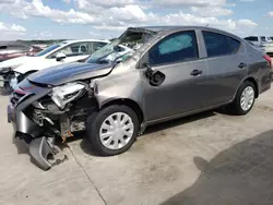 2015 Nissan Versa S en venta en Grand Prairie, TX