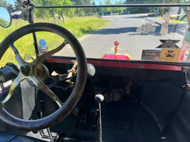 1920 Ford 1915 Ford                        Model T