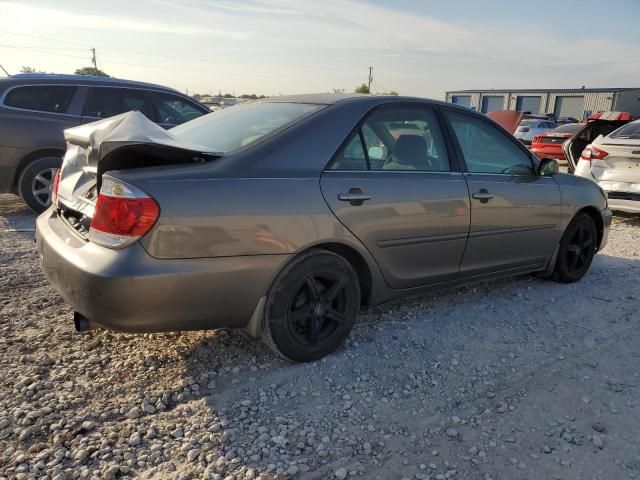 2005 Toyota Camry LE