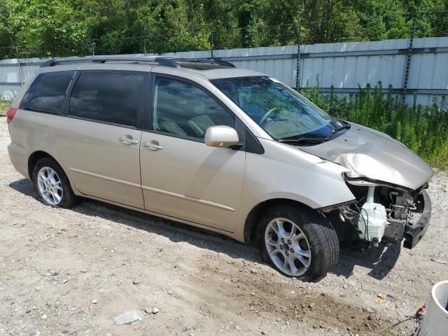 2004 Toyota Sienna XLE