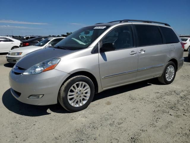 2010 Toyota Sienna XLE