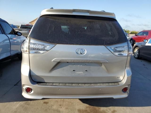 2019 Toyota Sienna SE